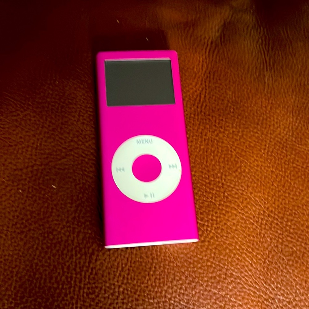 iPod nano - used GREAT CONDITION. 4 GB. Pink. Iconic.